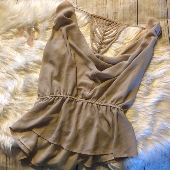 C’est toi pretty short sleeved top medium - Picture 4 of 4